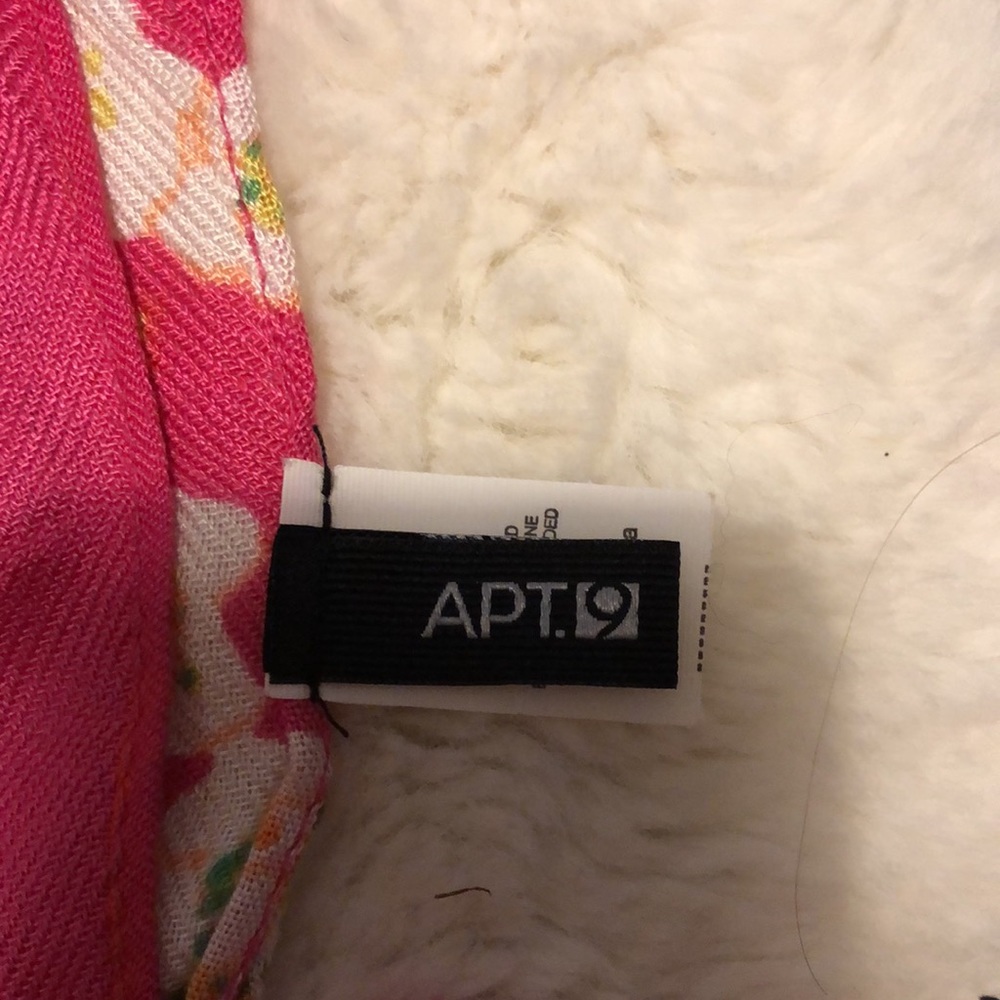 Scarf - Picture 4 of 5